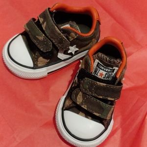 Kids converse sneakers